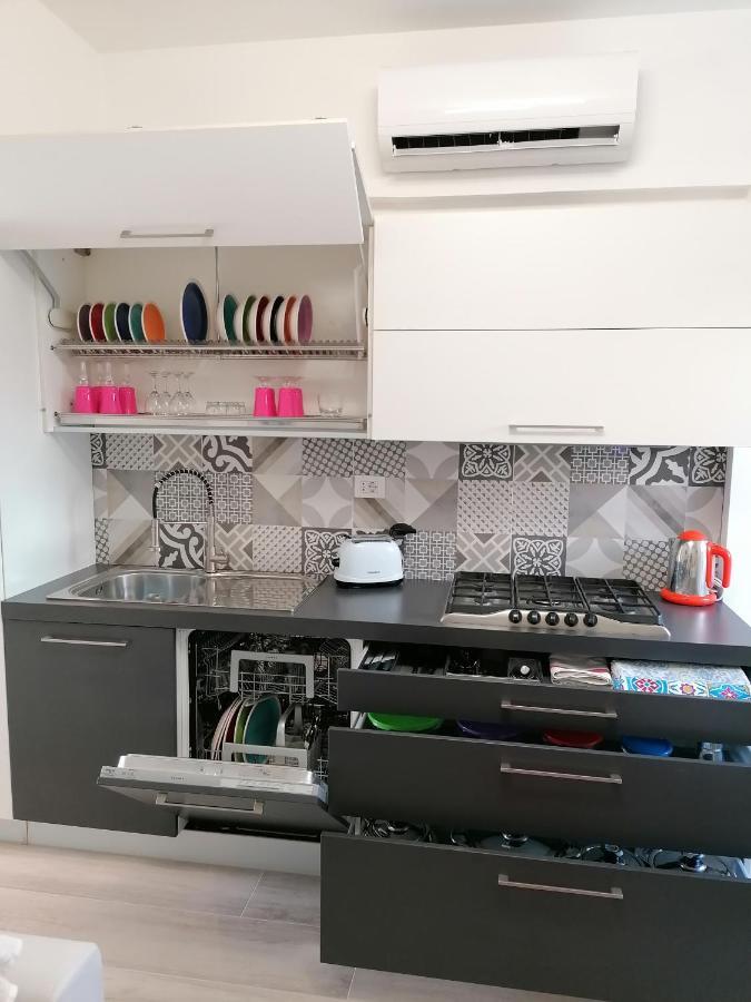 Retroscena Apartment In Centro ชิวิตาโนวา มาร์เค ภายนอก รูปภาพ