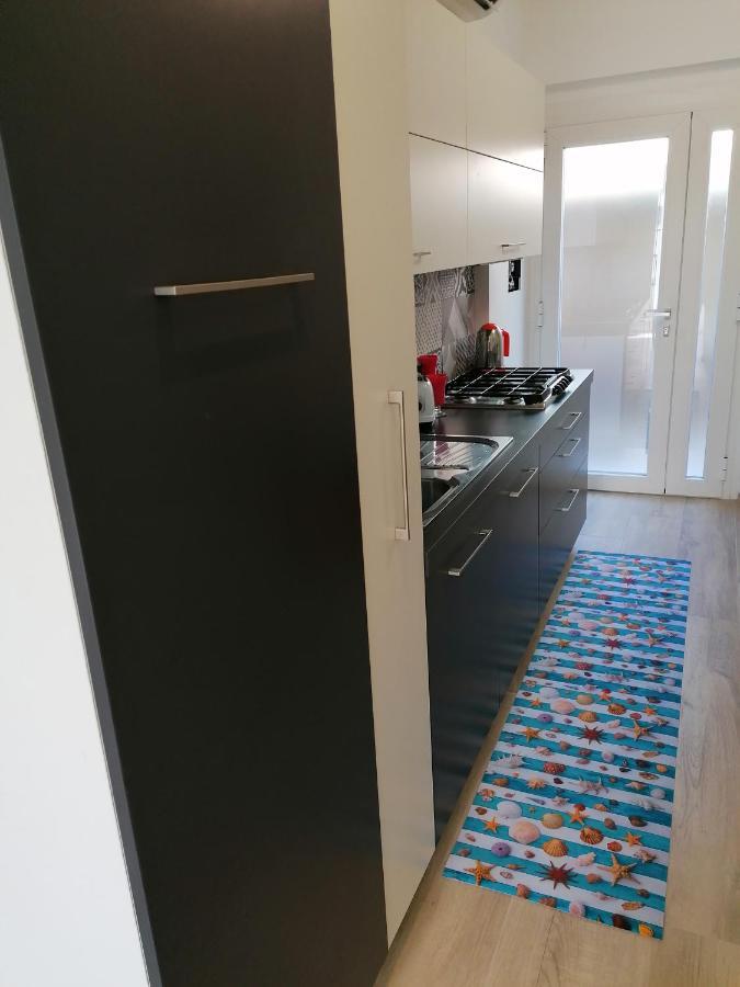Retroscena Apartment In Centro ชิวิตาโนวา มาร์เค ภายนอก รูปภาพ