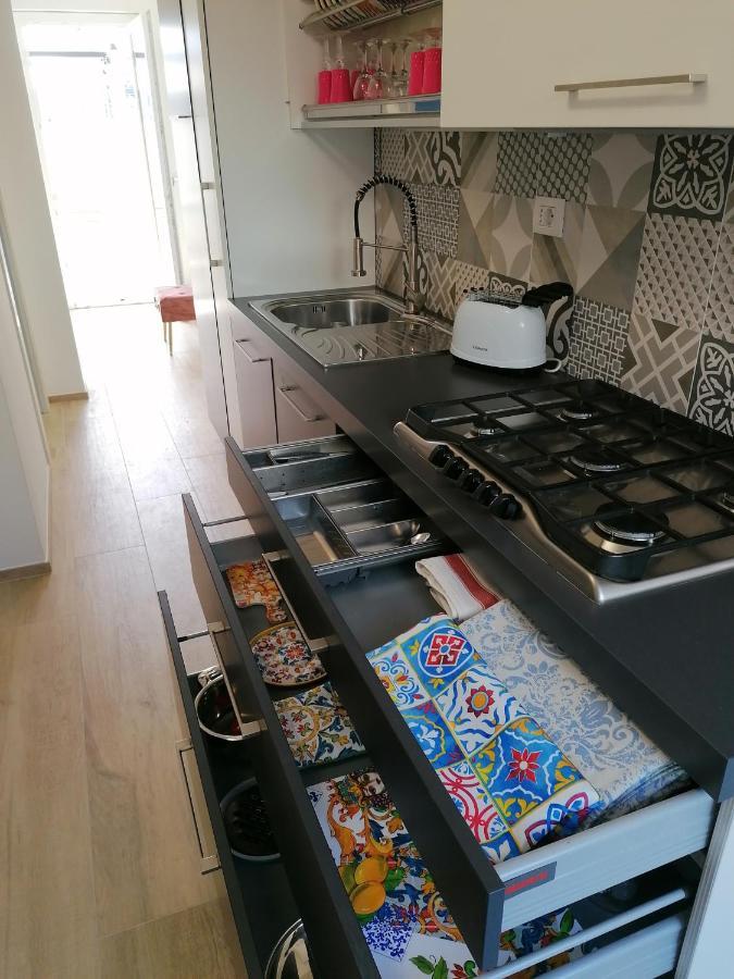 Retroscena Apartment In Centro ชิวิตาโนวา มาร์เค ภายนอก รูปภาพ