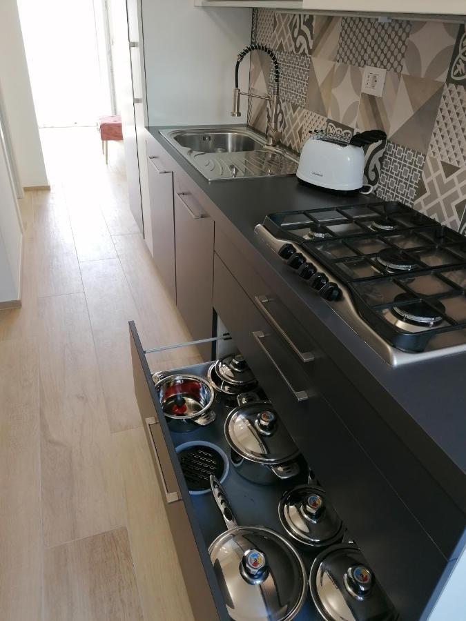 Retroscena Apartment In Centro ชิวิตาโนวา มาร์เค ภายนอก รูปภาพ